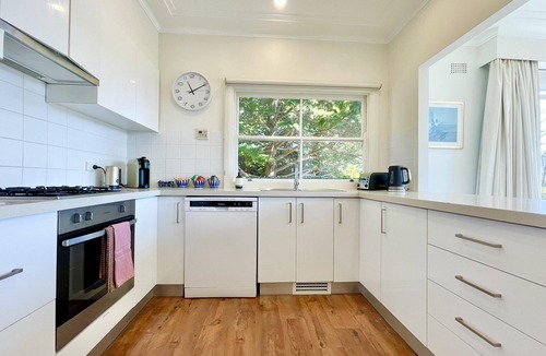 Blackheath House | Scarlett's Place | Golf Retreat, 4 Bedroom, 2 Bathroom, Sauna, BBQ, Deck, Accessible