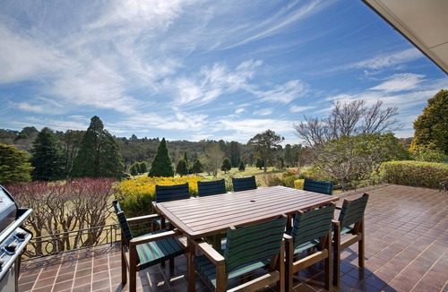 Blackheath House | Scarlett's Place | Golf Retreat, 4 Bedroom, 2 Bathroom, Sauna, BBQ, Deck, Accessible
