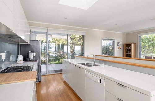 Avalon Beach House | Seas the Day Avalon Beachside Haven