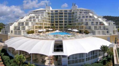 Ettalong Beach House | Seaside Escape - Ettalong Beach Resort