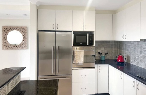 Avoca Beach Apartment | Seaside Haven - resort living in the heart of Avoca Beach!