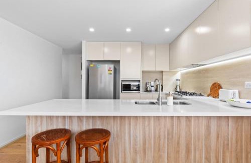 Newport Apartment | Seaside Retreat with Parking and Balcony