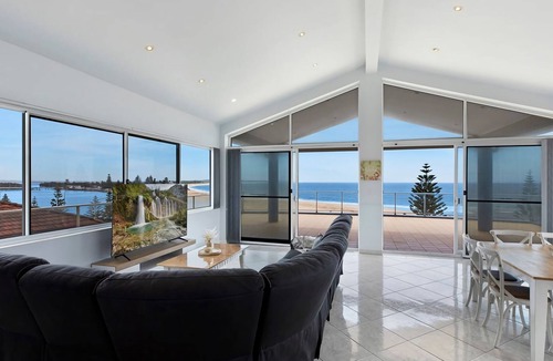 The Entrance Apartment | Seaside Serenity on Marine