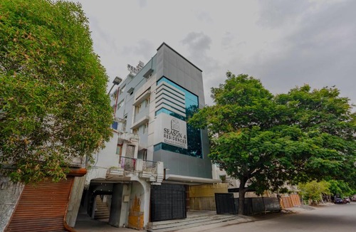 Central Chennai Hotel | Season 4 Residences -T Nagar, Near US Biometrics , Valuvarkottam, Sooriya Hospital Kodambakkam High Road,Mahalingapuram