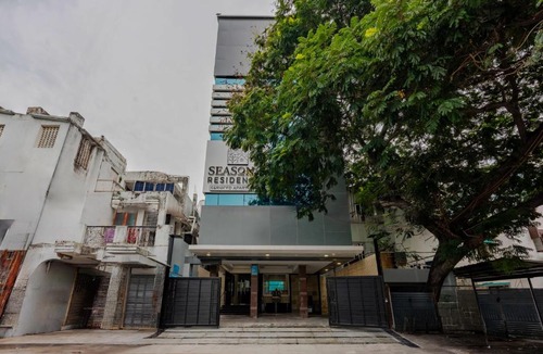 Central Chennai Hotel | Season 4 Residences -T Nagar, Near US Biometrics , Valuvarkottam, Sooriya Hospital Kodambakkam High Road,Mahalingapuram