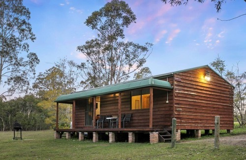 North Rothbury Cottage | Self contained country cottage set on 40 acres
