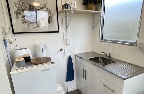 Empire Bay Apartment | Self contained private garden studio