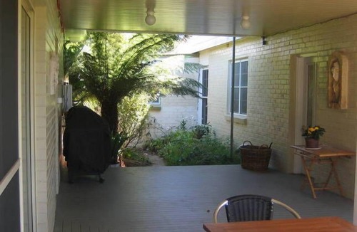 Bundanoon Apartment | SELF-CONTAINED STUDIO; PRIVATE "FERNDALE" B&B Farm Stay 5mins to BUNDANOON