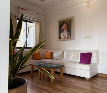 Bedla Apartment | Serene Hill view 1BHK I Pool & Gym I Udaipur