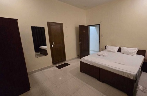DLF City Hotel | Serene Stays