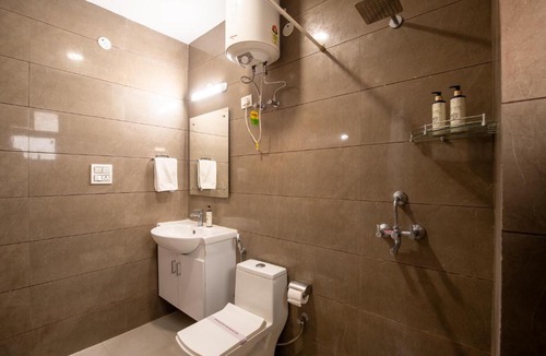Gurugram Hotel | Serviced Apartment near Medanta by BedChambers