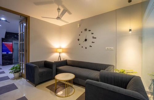 Gurugram Hotel | Serviced Apartment near Medanta by BedChambers