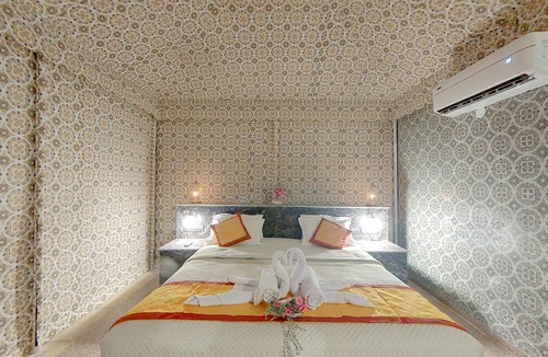 Kanoi Other | Seven Palms Luxury Camp