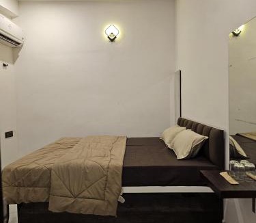 Deoghar Hotel | SHARDA PALACE Deoghar