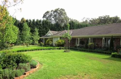 East Bowral House | Sherwood Park - A rural atmosphere in town/set on 2 acres