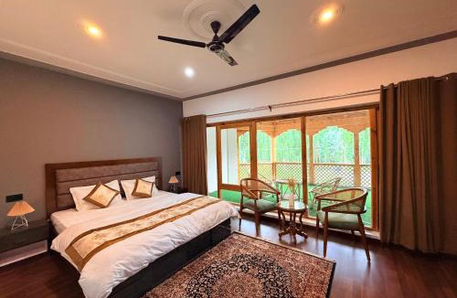She House | Shey Vista Homestay