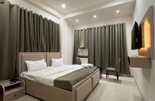 Sector 70 Hotel | Shft-In Hotel