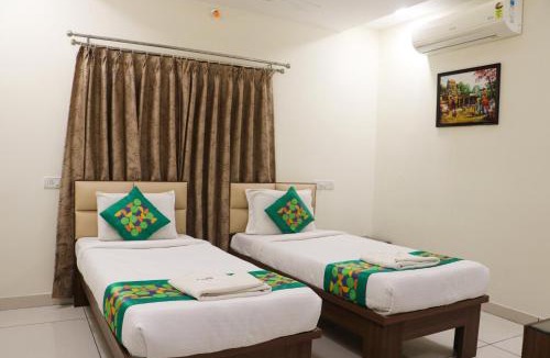 Gachibowli Bed & Breakfast | SHIVOM RESIDENCY, US Consulate Road, Financial District