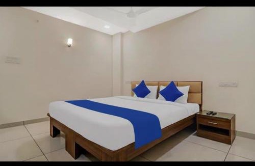 Gachibowli Bed & Breakfast | SHIVOM RESIDENCY, US Consulate Road, Financial District