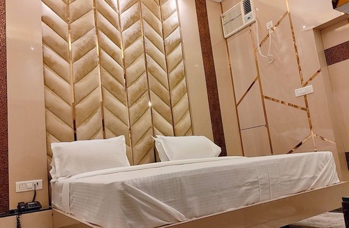 Aligarh Hotel | Shraddha Hotel