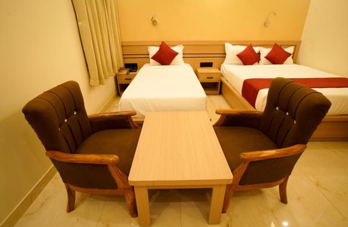 Almora Hotel | Shree Goljyu Palace