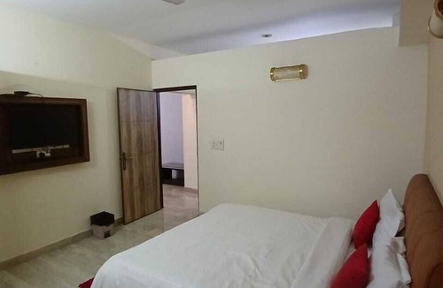 Vrindavan Hotel | Shree Krishna Valley