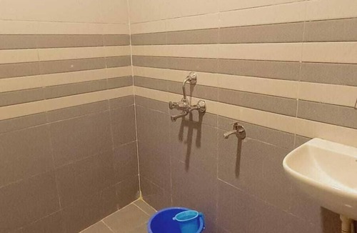 Varanasi Hotel | Shree p Guest House