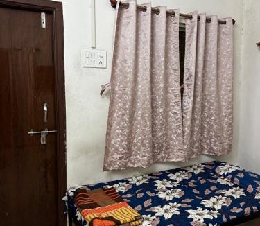 Kolhapur House | Shree Sadguru Krupa Yatri Niwas