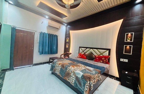 Ayodhya Hotel | Shree Vishnupriya Homestay