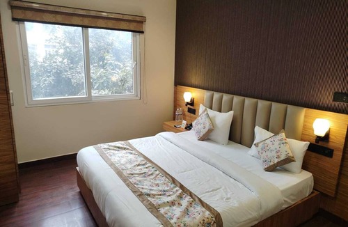 Vrindavan Hotel | SHRI GAURANAG PALACE