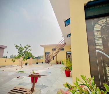 Mathura House | Shri Ji guest house