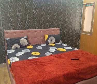 Vrindavan House | Shri Radha Rani guest house