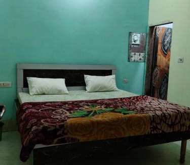 Vrindavan Hotel | Shri Raghunandan Dham