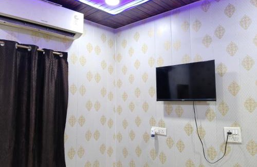 Vrindavan Hotel | Shri Raghunandan Dham