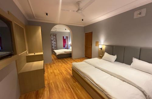 Srinagar House | Silk Route