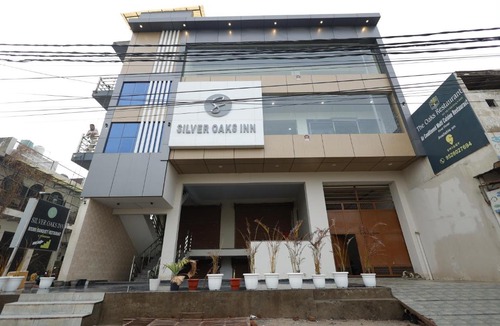 Mathura Hotel | Silver Oaks Inn