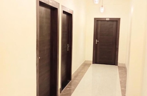 Mathura Hotel | Silver Oaks Inn