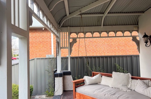 Wagga Wagga House | Simon's Simmon's Stay - Wagga CBD