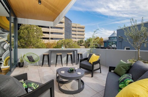 Newcastle Apartment | Sky Maiden on King with Private Terrace
