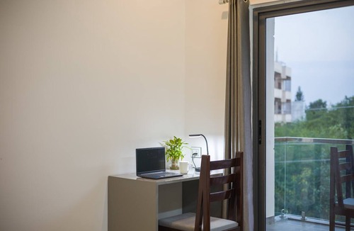 Bedla Apartment | Smart 2BHK at Lakecity Apartments by Viraalay