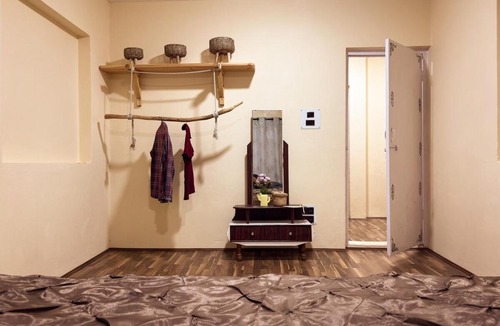 Srinagar Apartment | Sonzal Heritage Flat - Private for Couples