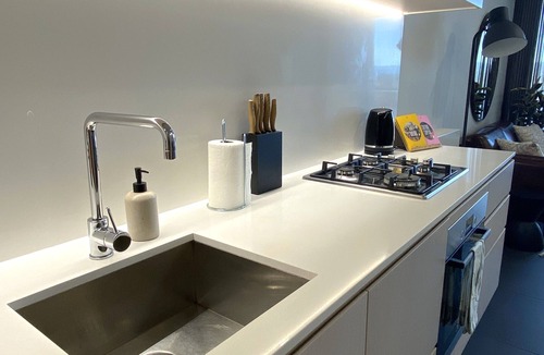 Canberra City Centre Apartment | Sophisticated Lakeview Apt + Parking
