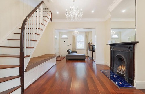 Paddington Apartment | Sophisticated renovated terrace in fashion hub