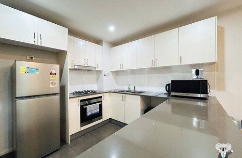Warwick Farm Apartment | Southwest Liverpool Area 3 Beds & Parking Nwf003