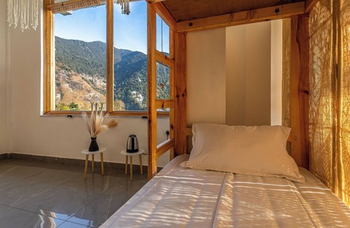 Gunehr Hostel | Sowa Stays Bir