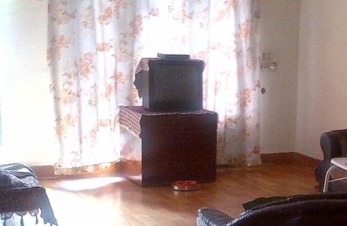 Hyderabad Apartment | Spacious 1400sft, 2BHK apartment. Centrally located, within 150mt metro station.