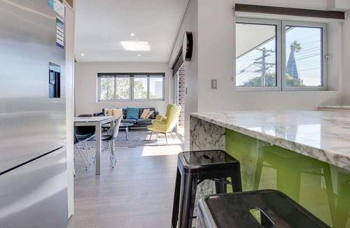 Cremorne Apartment | Spacious 2-Bed Apartment Close to City