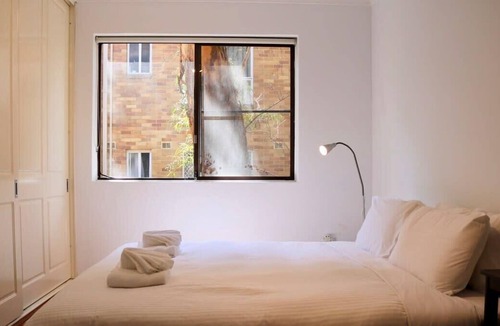 Lane Cove North Apartment | Spacious 3 Bedroom Apartment 20 Min To The CBD