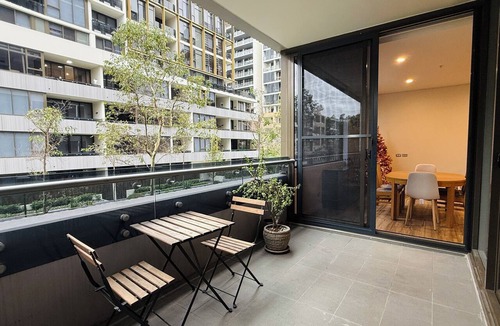 Mascot Apartment | Spacious 3Bed 2Bath 1Car Mascot Apt near airport