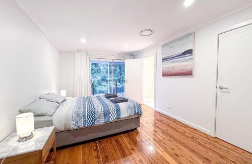West Ryde Apartment | Spacious 4BR Near Eastwood - Sleeps 9 - Free Parking